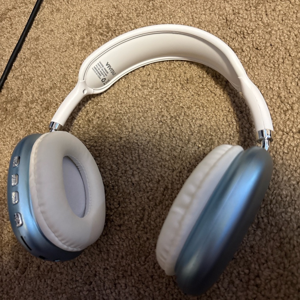 Vivitar over ear Bluetooth headphone